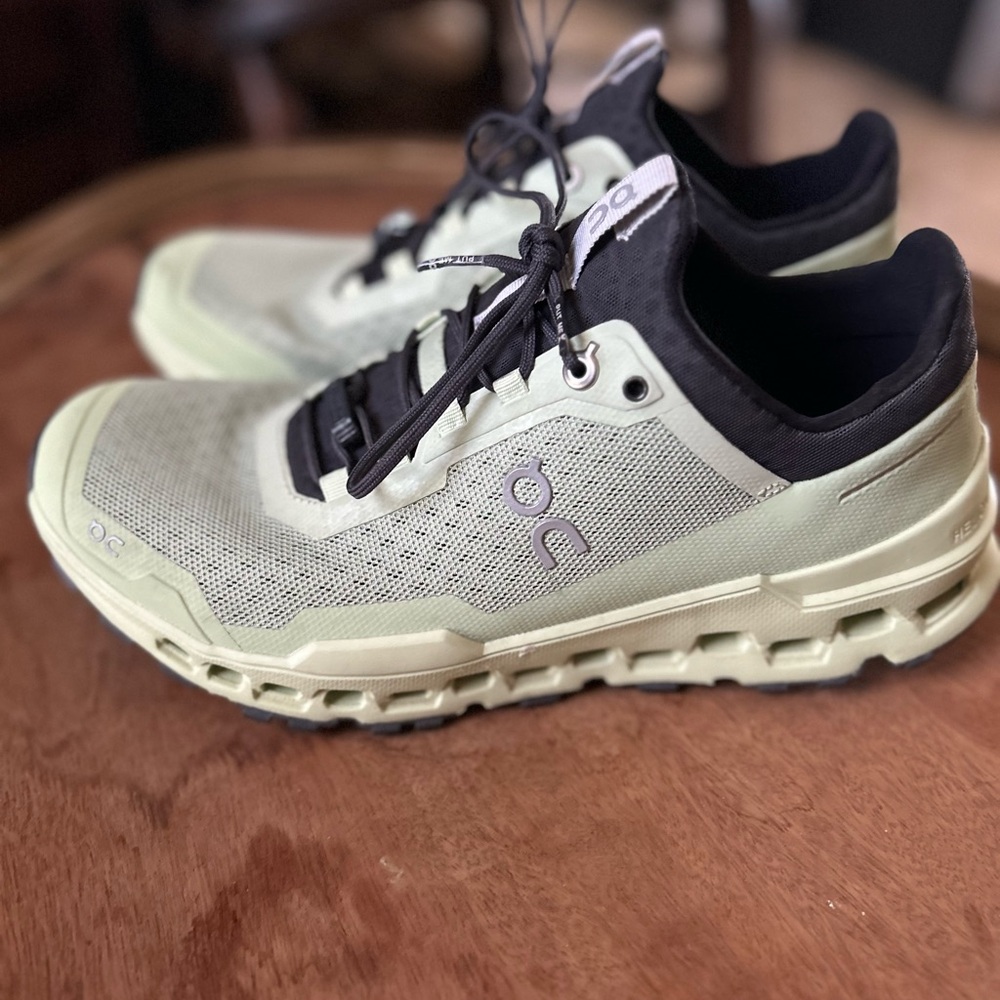 On Cloud Running Mint and Black Athletic Shoes